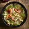 59 Noodles in brodo con gamberi calamari